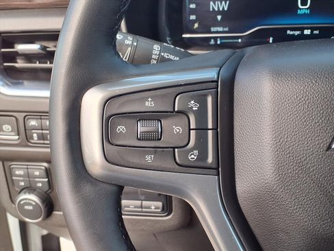 Used 2023 Chevrolet Suburban LT image 37