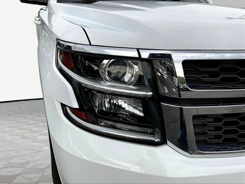 Used 2018 Chevrolet Suburban LT AWD/4WD image 29