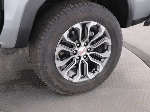 Used 2024 GMC Canyon Denali AWD/4WD image 14