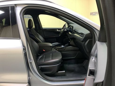Used 2024 Ford Escape ST-Line w/ Tech Pack #1 AWD/4WD image 12