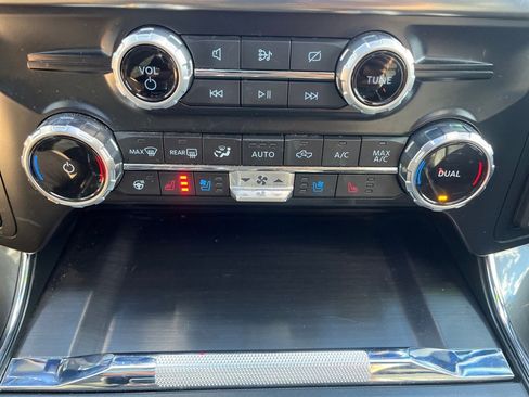 Used 2023 Ford F150 Lariat w/ Equipment Group 502A High image 22