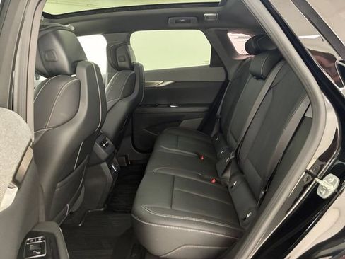 Certified 2025 Cadillac Optiq Luxury 2 w/ LPO, Floor Liner Package AWD/4WD image 18