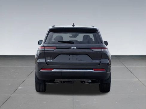 Used 2025 Jeep Grand Cherokee Laredo X w/ Luxury Tech Group I AWD/4WD image 7