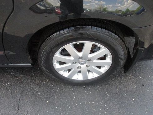 Used 2012 Chrysler Town & Country Touring-L w/ Driver Convenience Group image 41