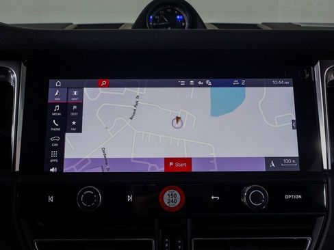 Used 2025 Porsche Macan image 17