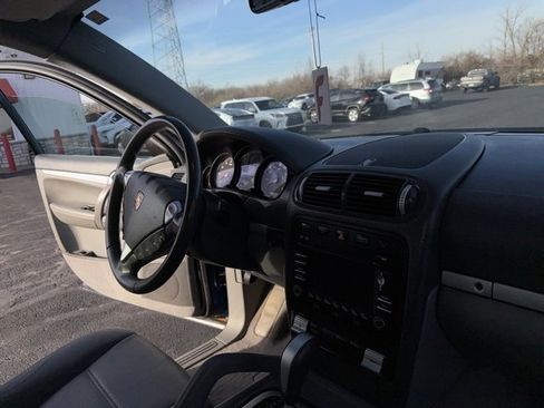 Used 2010 Porsche Cayenne Base image 24