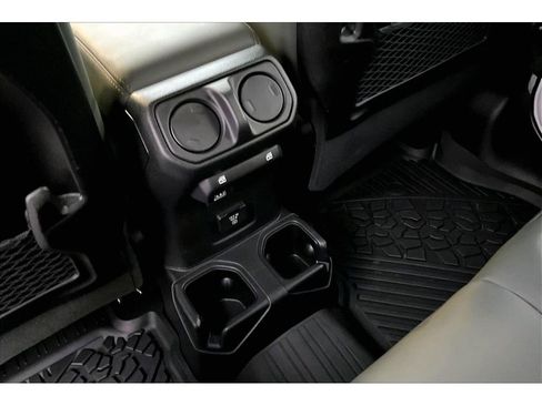 Used 2025 Jeep Gladiator Mojave w/ Safety Group AWD/4WD image 32