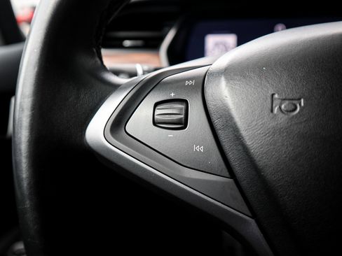 Used 2020 Tesla Model X Long Range image 19