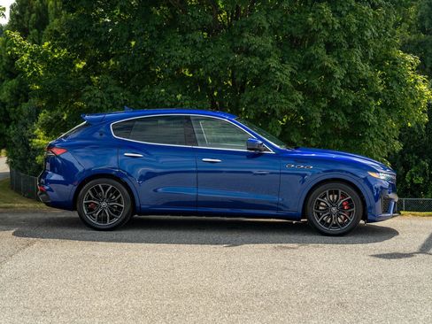 Used 2022 Maserati Levante Modena image 8