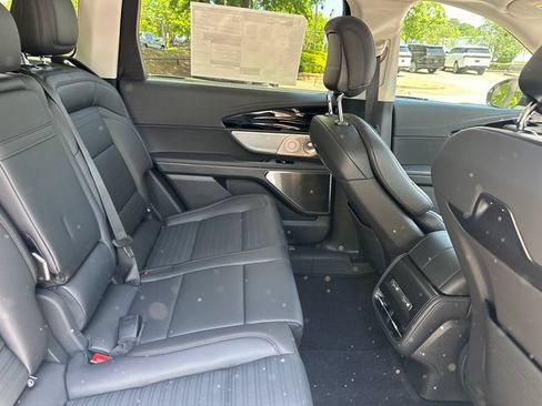 New 2026 Lincoln Nautilus Reserve AWD/4WD image 17