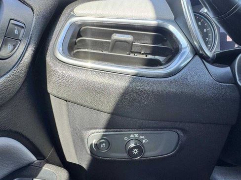 Used 2019 Chevrolet Equinox LT FWD image 24