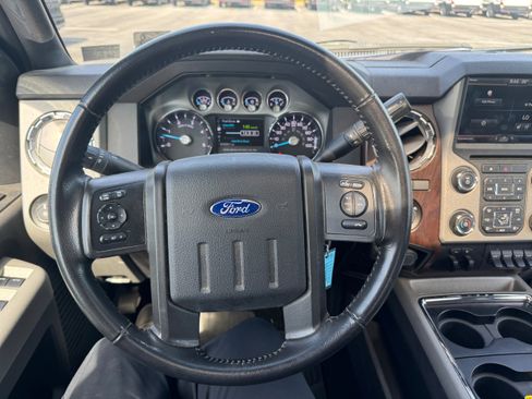 Used 2016 Ford F250 Lariat w/ Lariat Ultimate Package AWD/4WD image 14