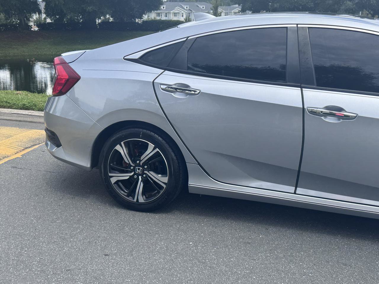 Used 2017 Honda Civic Touring image 34