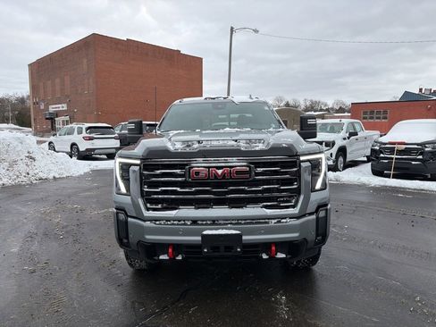 Used 2024 GMC Sierra 2500 AT4 w/ AT4 Premium Plus Package image 2