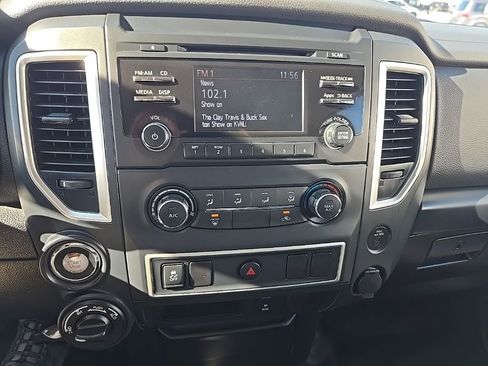 Used 2017 Nissan Titan S image 19