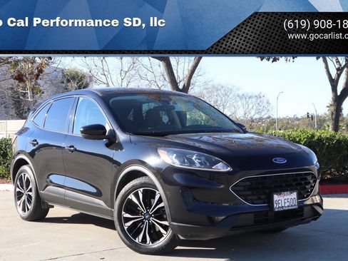 Used 2022 Ford Escape SE w/ SE Sport Appearance Package image 1