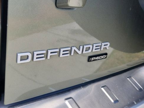 Used 2022 Land Rover Defender 110 SE image 8