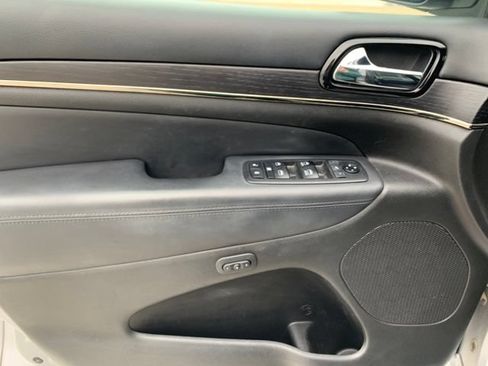Used 2019 Jeep Grand Cherokee High Altitude AWD/4WD image 13