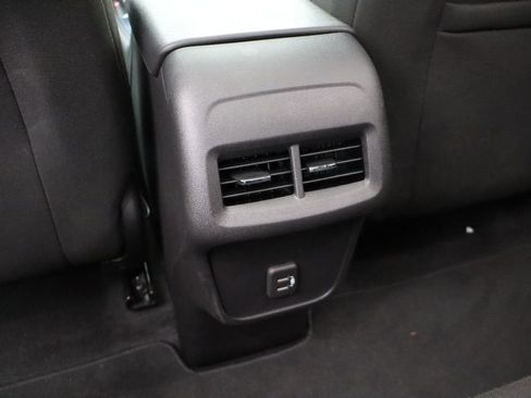 Used 2024 Chevrolet Equinox LT image 38