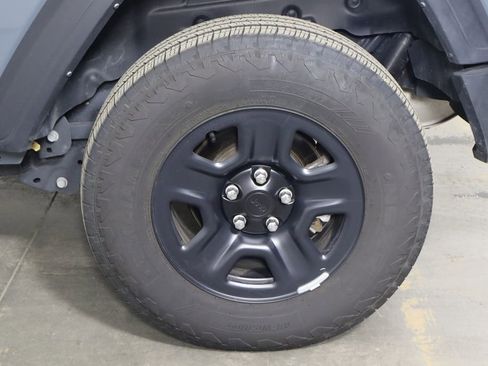 Used 2025 Jeep Wrangler Sport AWD/4WD image 34