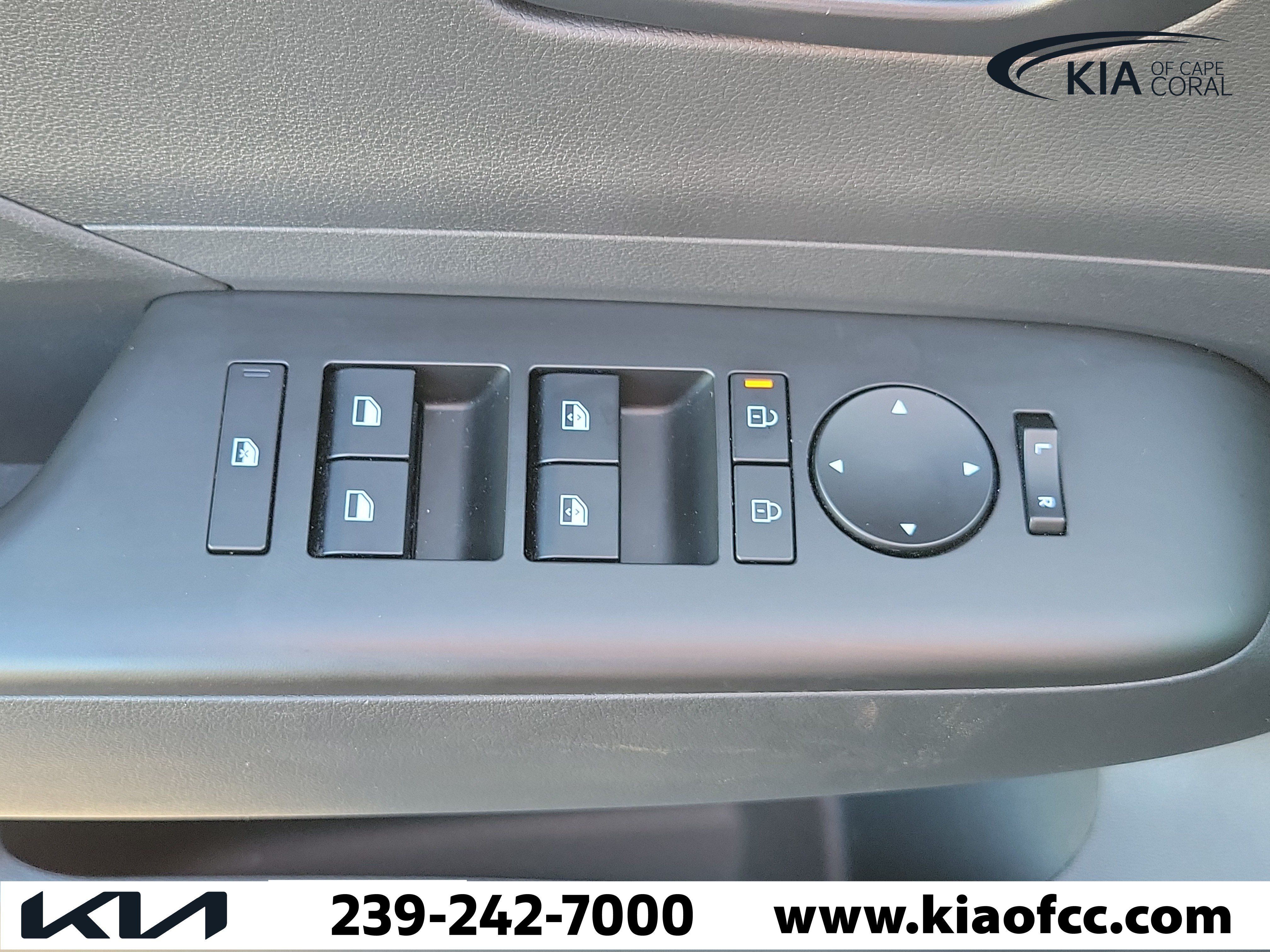 Used 2024 Hyundai Kona SEL w/ Convenience Package FWD image 22