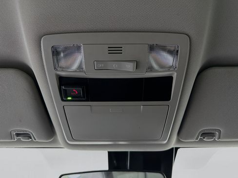 Used 2021 Toyota Tacoma SR w/ SR Convenience Package image 18