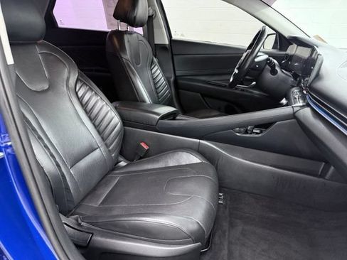Used 2021 Hyundai Elantra Limited FWD image 17