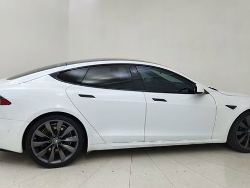 Used 2021 Tesla Model S Plaid image 6