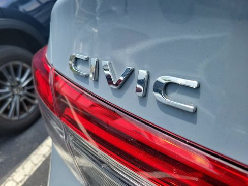 Used 2022 Honda Civic Sport image 11