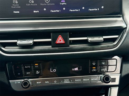 Used 2024 Kia Seltos SX image 16