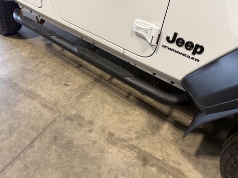 Used 2024 Jeep Wrangler Unlimited Sport AWD/4WD image 5