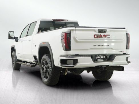 Used 2024 GMC Sierra 2500 AT4 w/ AT4 Preferred Package AWD/4WD image 4