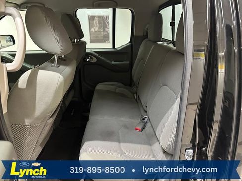 Used 2014 Nissan Frontier SV image 11