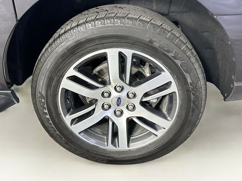 Used 2024 Ford Expedition Max Limited image 11