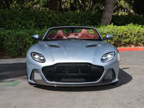 Used 2021 Aston Martin DBS Superleggera Volante image 6