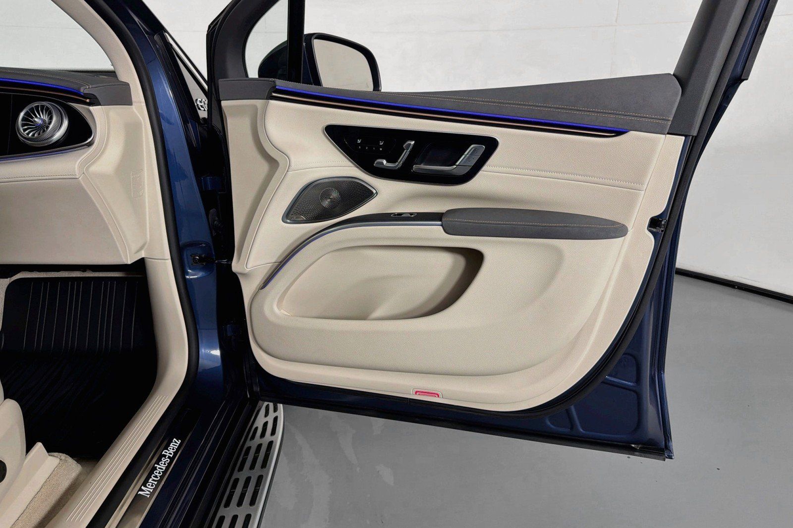 Certified 2024 Mercedes-Benz EQS 450+ SUV image 25
