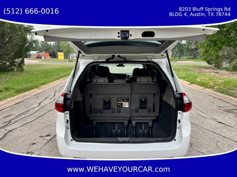 Used 2020 Toyota Sienna L FWD image 16