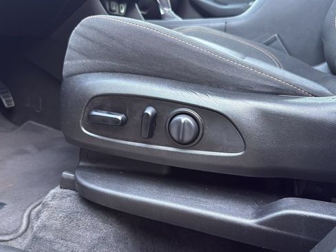 Used 2019 Chevrolet Traverse LT FWD image 8