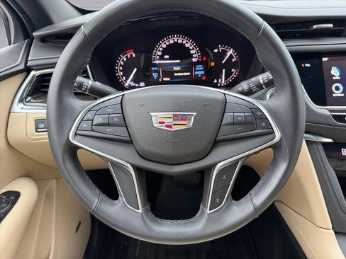 Used 2017 Cadillac XT5 FWD image 14