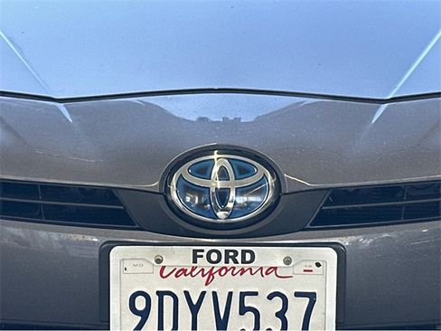 Used 2022 Toyota Prius L Eco image 43