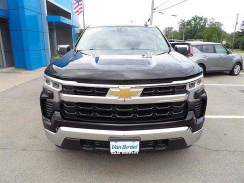Used 2024 Chevrolet Silverado 1500 LT AWD/4WD image 8