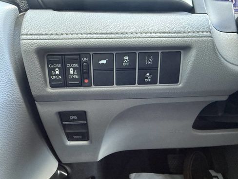 Used 2018 Honda Odyssey EX-L image 22