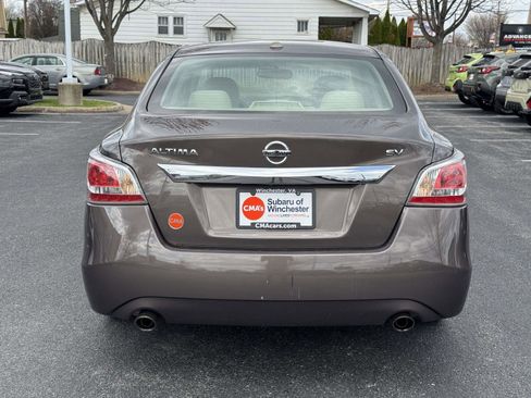 Used 2015 Nissan Altima 2.5 SV w/ Convenience Package FWD image 3