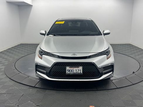 Used 2022 Toyota Corolla XSE FWD image 3