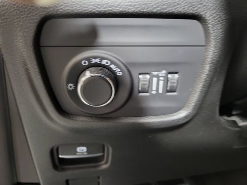 Used 2022 Jeep Grand Cherokee L Laredo w/ Luxury Tech Group I RWD image 13