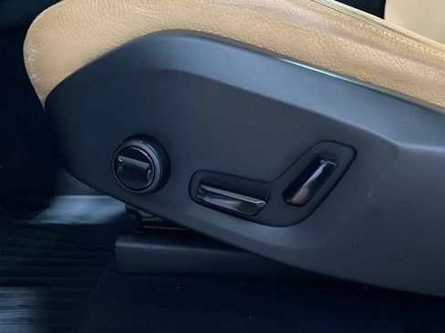 Used 2019 Volvo XC90 T6 Momentum w/ Advanced Package AWD/4WD image 12