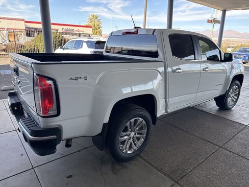 Used 2015 GMC Canyon SLT image 4
