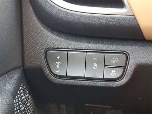 Certified 2025 Kia Seltos EX w/ EX Sunroof Package image 19