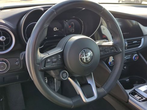 Used 2024 Alfa Romeo Giulia Veloce image 17