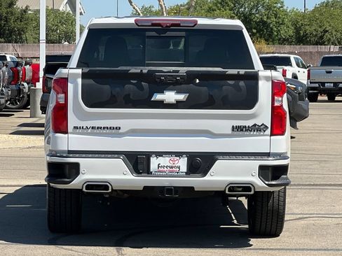 Used 2024 Chevrolet Silverado 1500 High Country w/ Technology Package AWD/4WD image 6